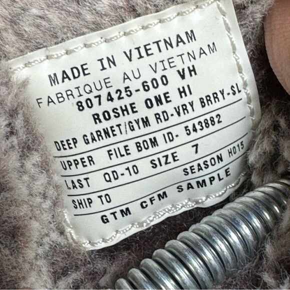 Women's Nike Roshe One Hi Print Sneakerboots, SAMPLE Size 7 Deep Garnet Berry - Picture 6 of 6